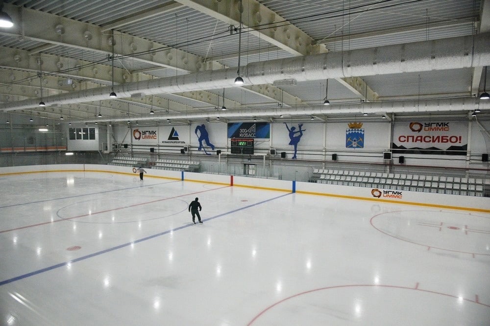 Ледовый дворец СОК "Бачатский", пос. Бачатский, Кемеровская область