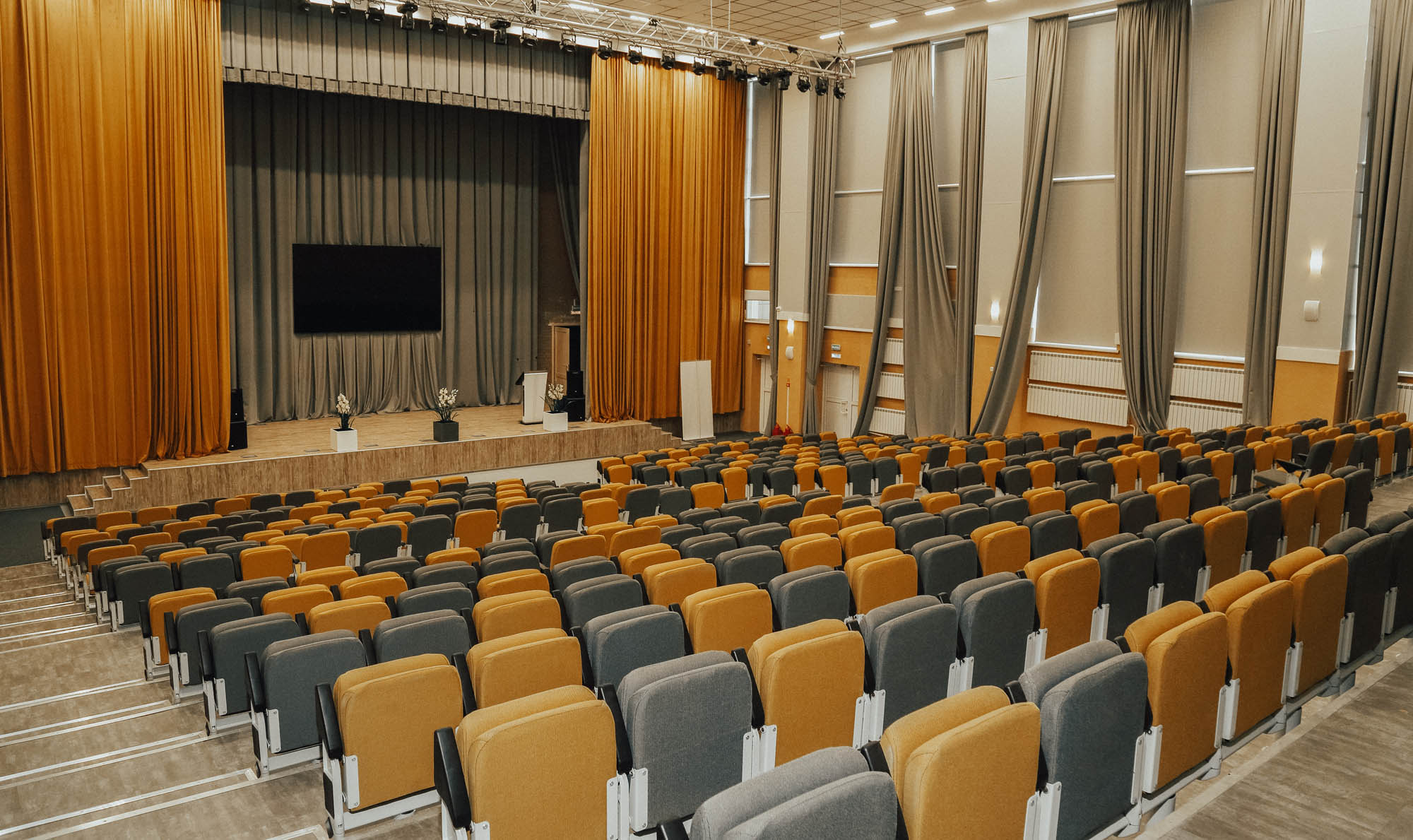 Актовый зал МАОУ СОШ№85, г.Кемерово