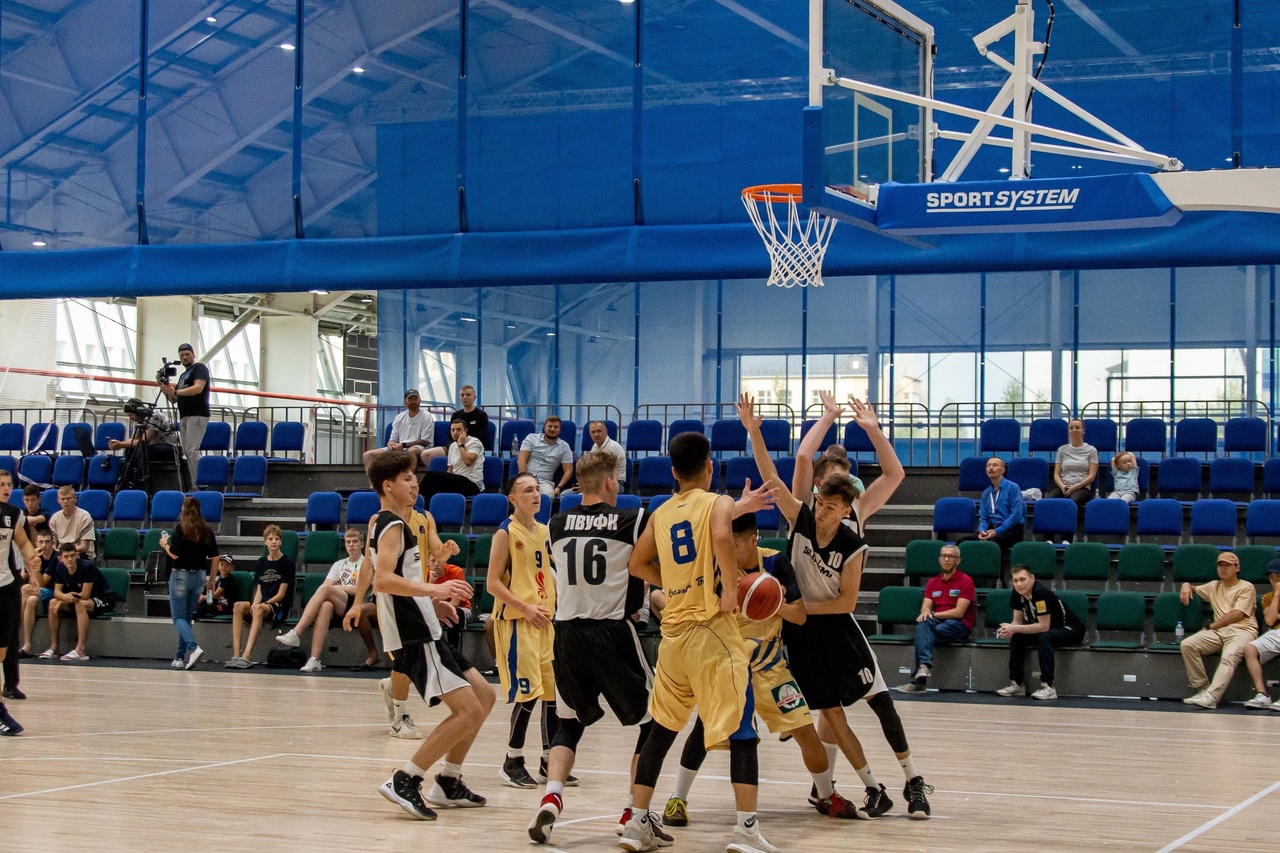 Универсальный спортивный комплекс-1, г. Ханты-Мансийск